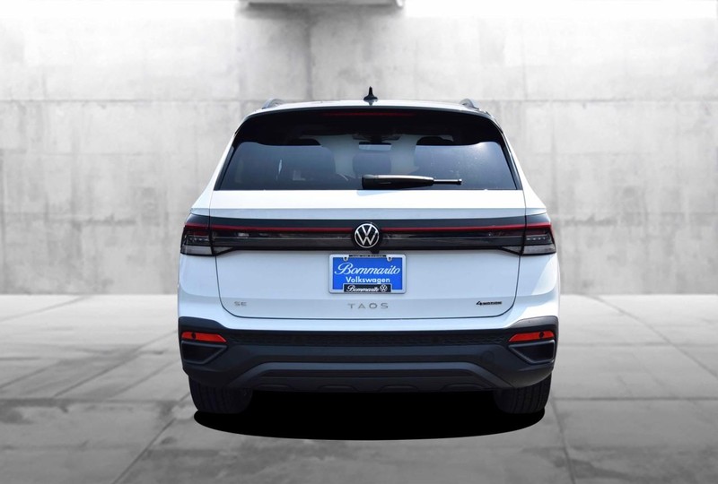 Volkswagen Taos Vehicle Image 06