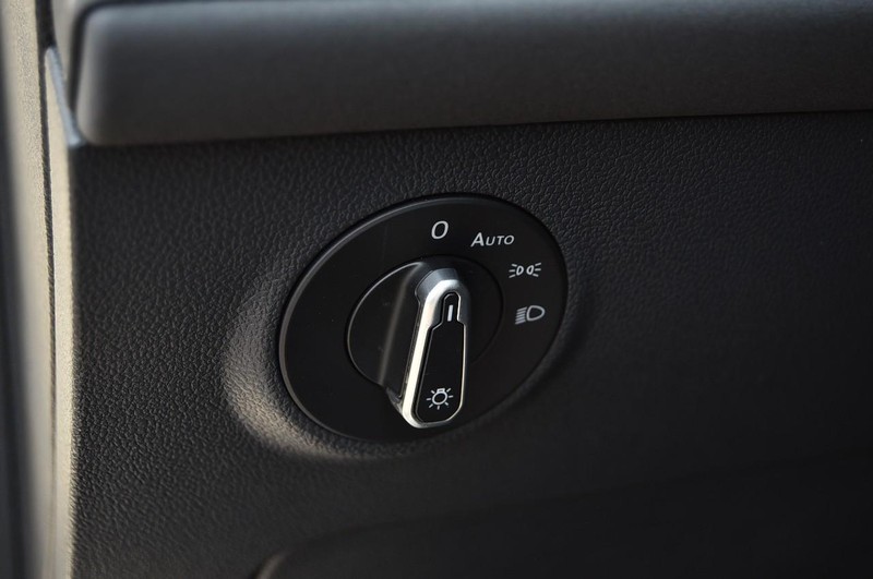 Volkswagen Taos Vehicle Image 10