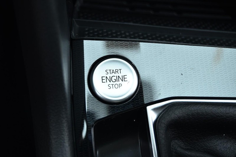Volkswagen Taos Vehicle Image 16