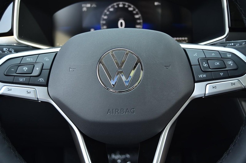 Volkswagen Taos Vehicle Image 18