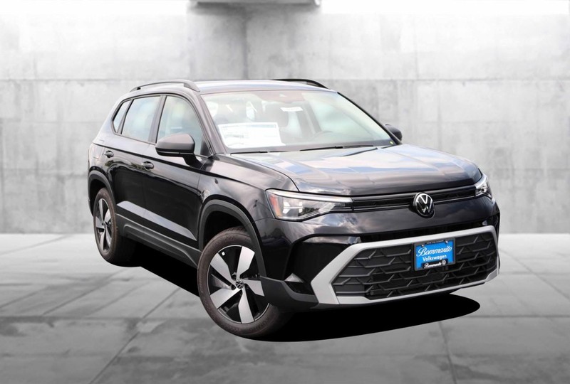Volkswagen Taos Vehicle Image 02