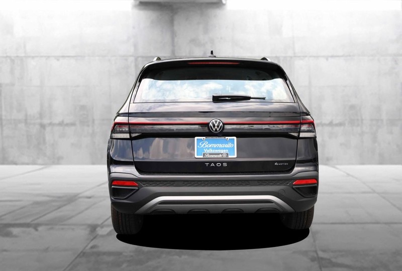 Volkswagen Taos Vehicle Image 06