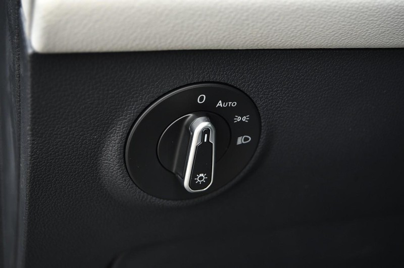 Volkswagen Taos Vehicle Image 10