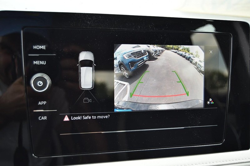 Volkswagen Taos Vehicle Image 12