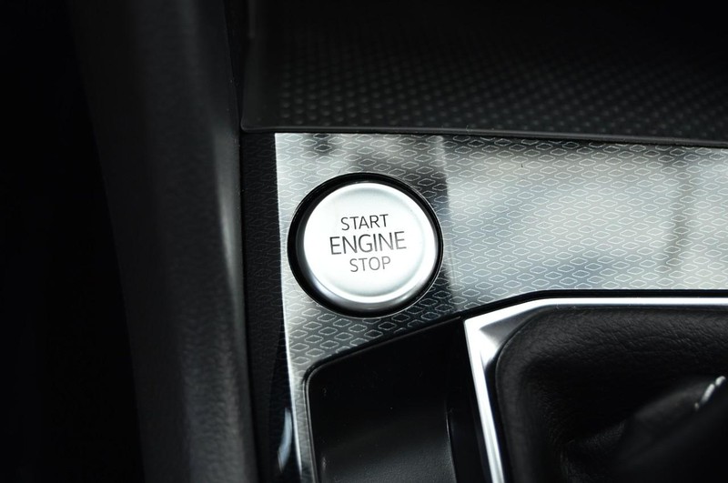 Volkswagen Taos Vehicle Image 16