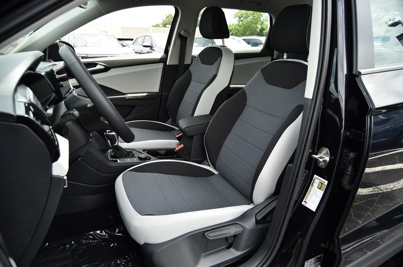 Volkswagen Taos Vehicle Image 19