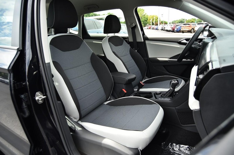 Volkswagen Taos Vehicle Image 20