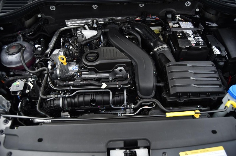 Volkswagen Taos Vehicle Image 23