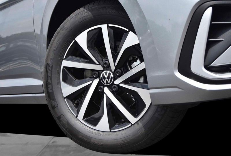 Volkswagen Jetta Vehicle Image 03
