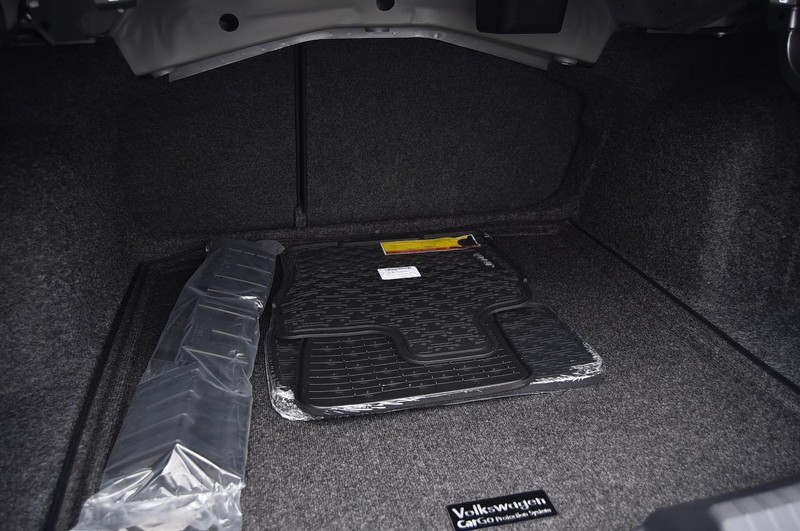 Volkswagen Jetta Vehicle Image 21