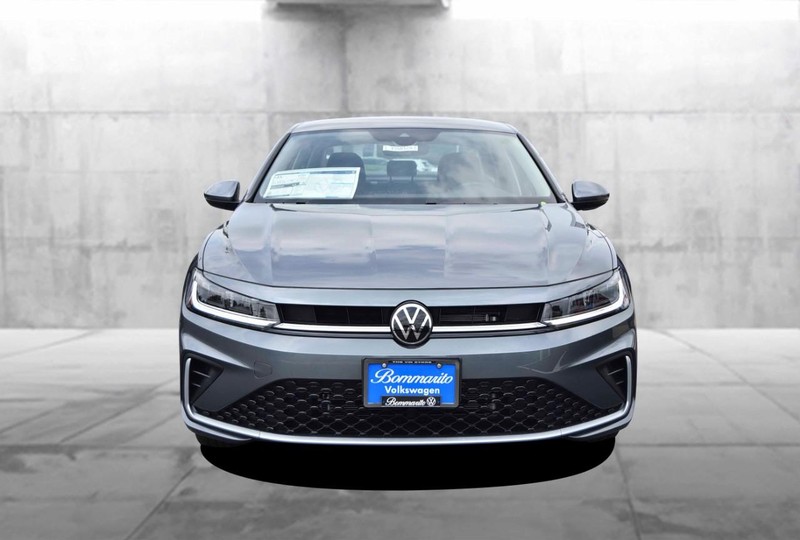 Volkswagen Jetta Vehicle Image 04