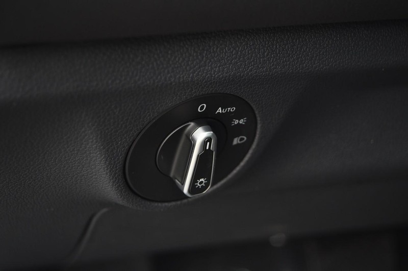 Volkswagen Jetta Vehicle Image 11