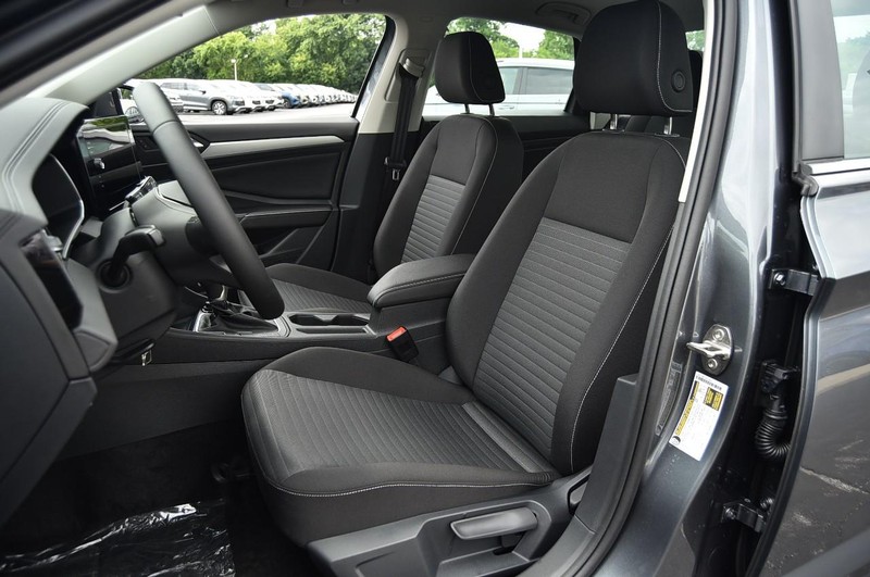 Volkswagen Jetta Vehicle Image 18