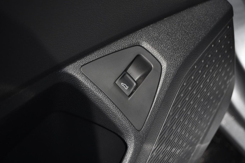 Volkswagen Jetta Vehicle Image 09