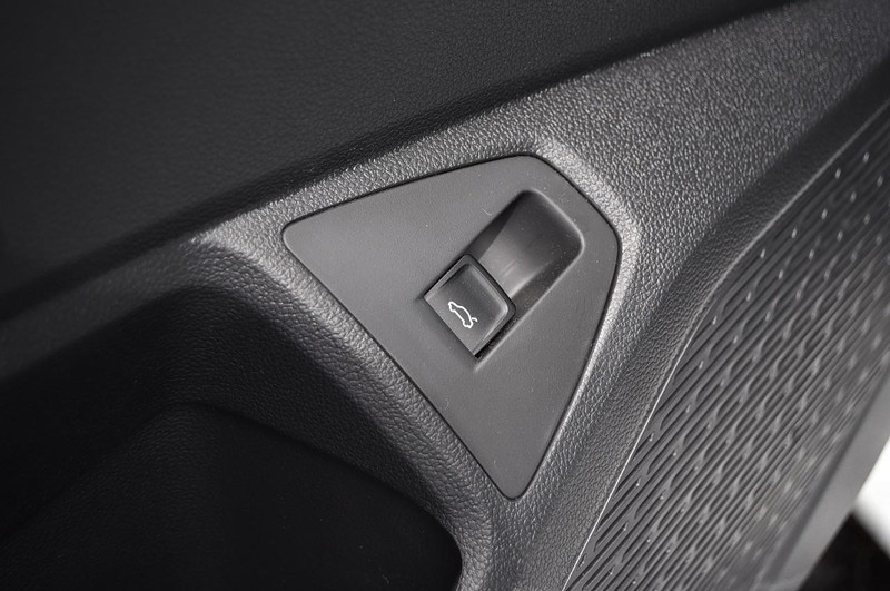 Volkswagen Jetta Vehicle Image 09