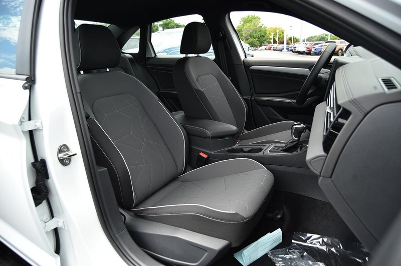 Volkswagen Jetta Vehicle Image 20