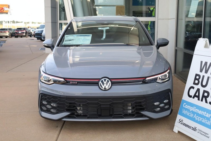 Volkswagen Golf GTI Vehicle Image 04