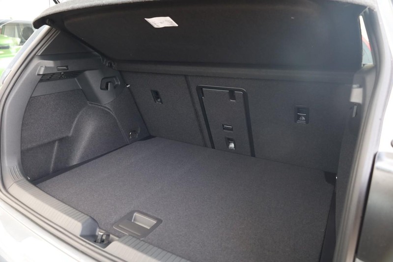 Volkswagen Golf GTI Vehicle Image 07