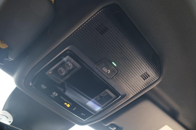 Volkswagen Golf GTI Vehicle Image 17