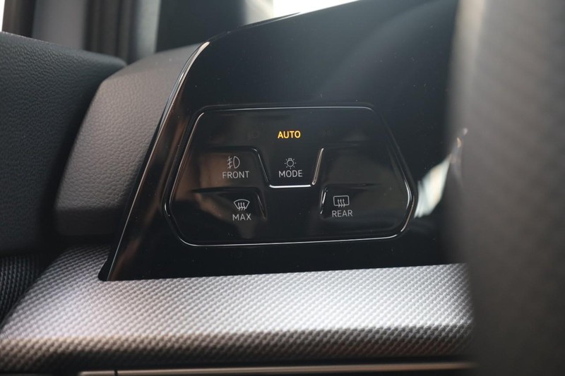 Volkswagen Golf GTI Vehicle Image 19