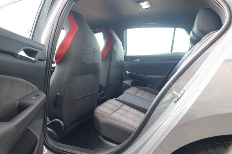 Volkswagen Golf GTI Vehicle Image 20