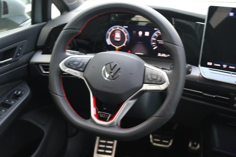 Volkswagen Golf GTI Vehicle Image 22