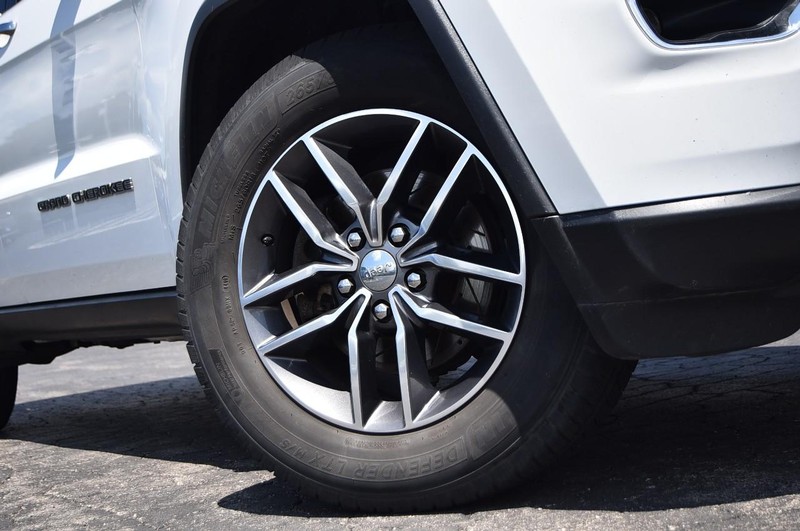 Jeep Grand Cherokee Vehicle Image 03