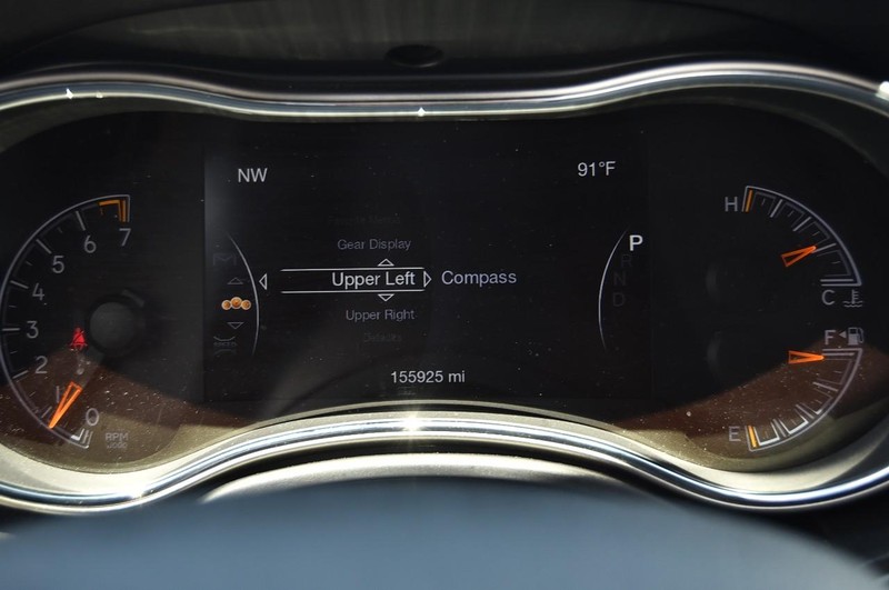 Jeep Grand Cherokee Vehicle Image 12