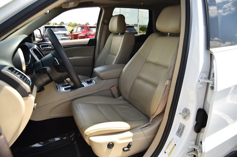 Jeep Grand Cherokee Vehicle Image 20
