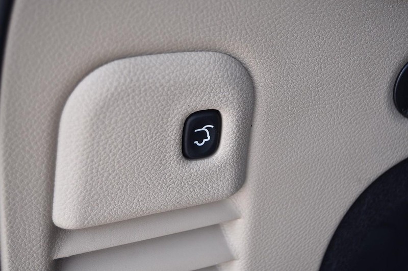Jeep Grand Cherokee Vehicle Image 26