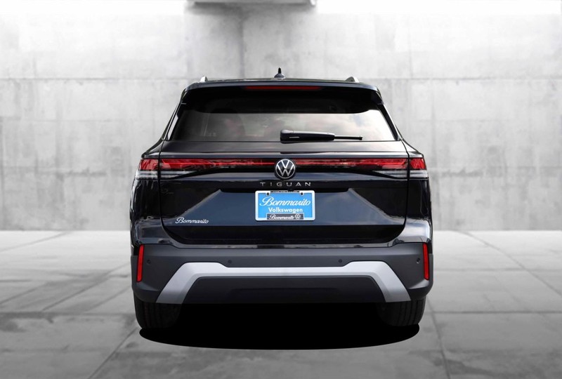 Volkswagen Tiguan Vehicle Image 06
