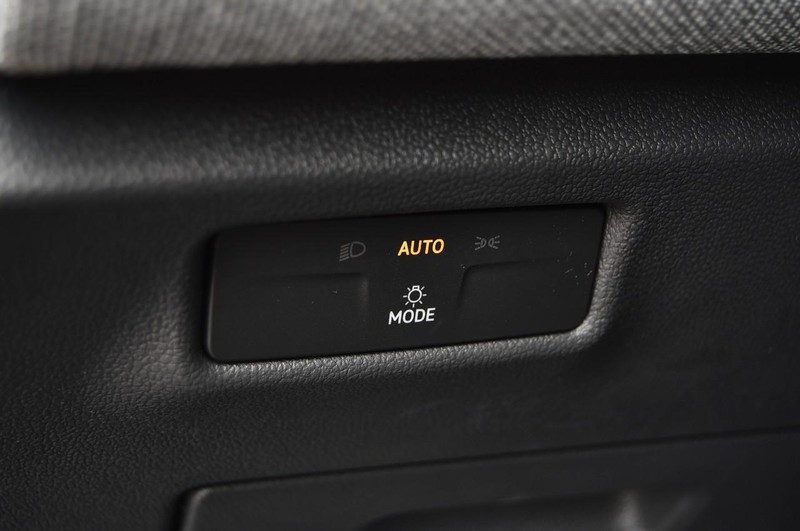 Volkswagen Tiguan Vehicle Image 10