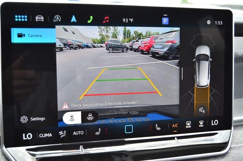 Volkswagen Tiguan Vehicle Image 12