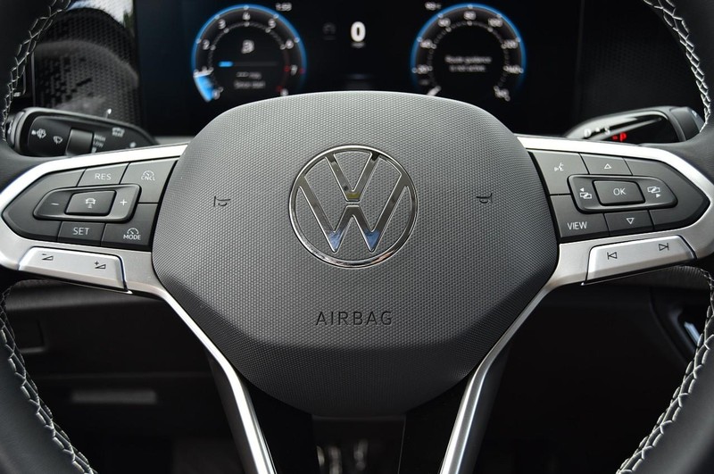 Volkswagen Tiguan Vehicle Image 15