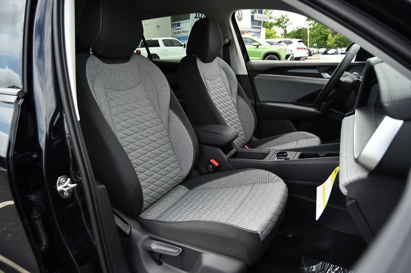 Volkswagen Tiguan Vehicle Image 17