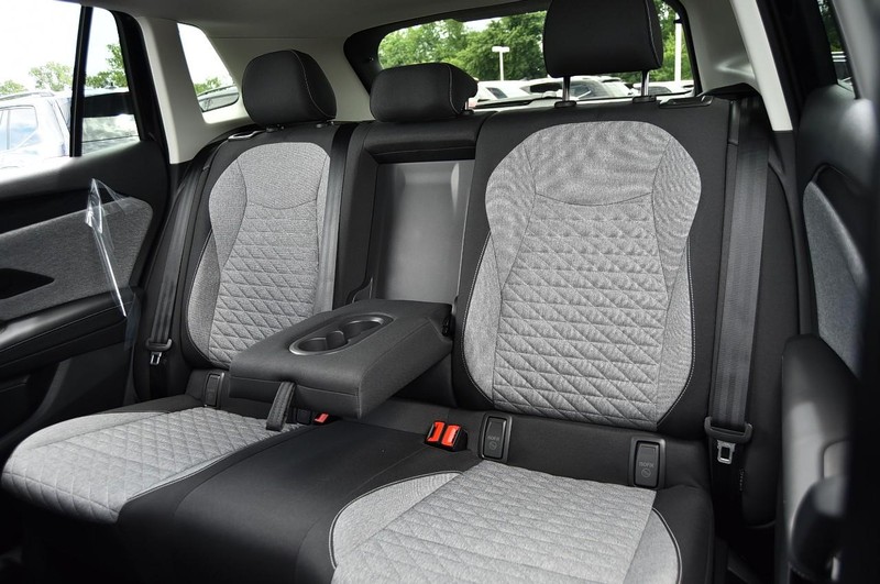 Volkswagen Tiguan Vehicle Image 18