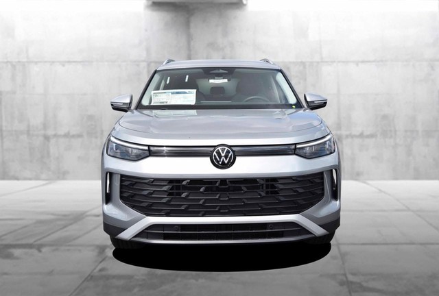 Volkswagen Tiguan Vehicle Image 04