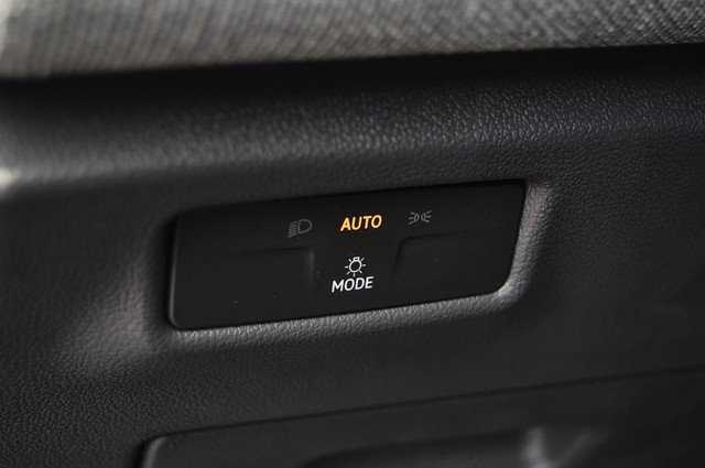 Volkswagen Tiguan Vehicle Image 10