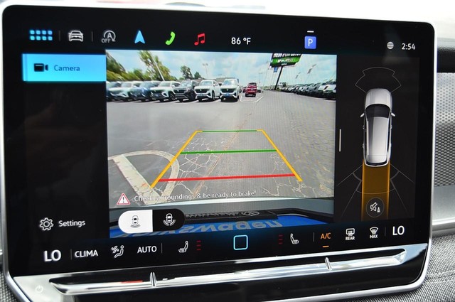 Volkswagen Tiguan Vehicle Image 12