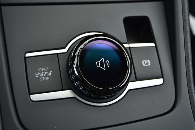 Volkswagen Tiguan Vehicle Image 14