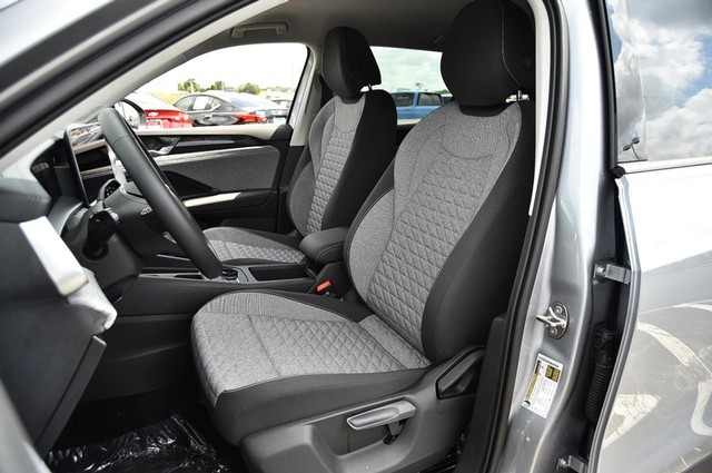 Volkswagen Tiguan Vehicle Image 16