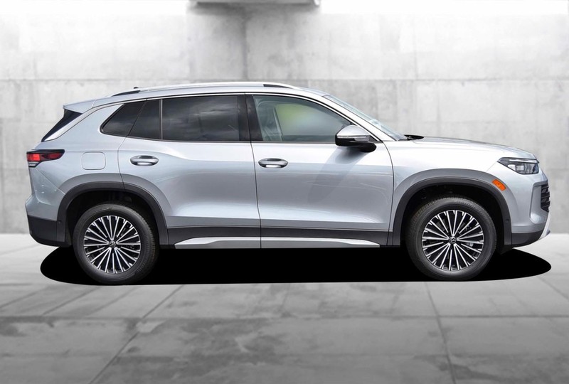Volkswagen Tiguan Vehicle Image 05