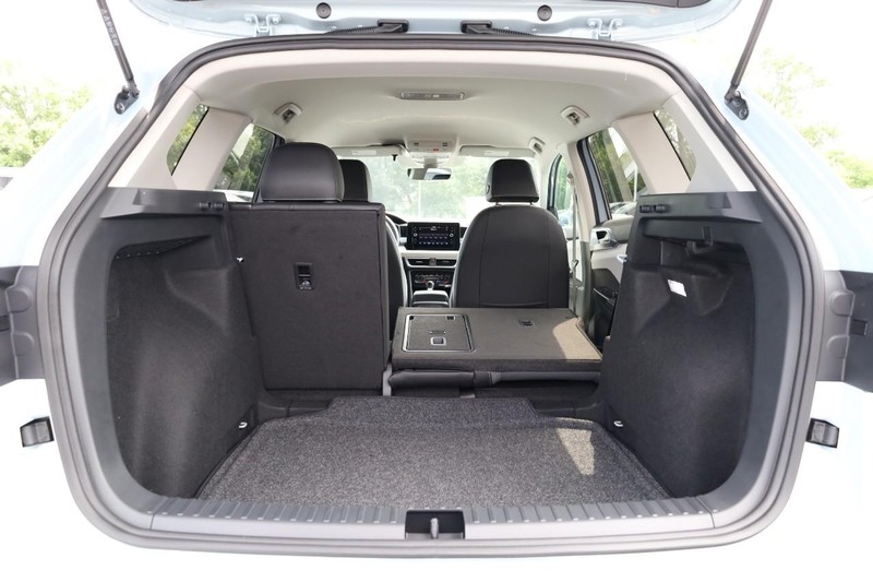 Volkswagen Taos Vehicle Image 08