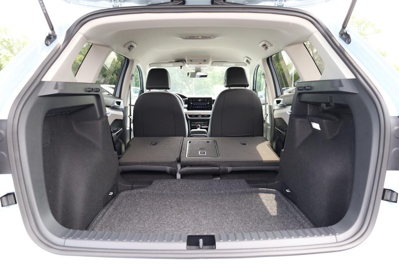 Volkswagen Taos Vehicle Image 09