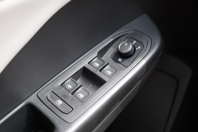 Volkswagen Taos Vehicle Image 20