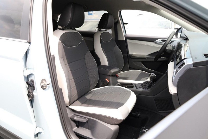 Volkswagen Taos Vehicle Image 27