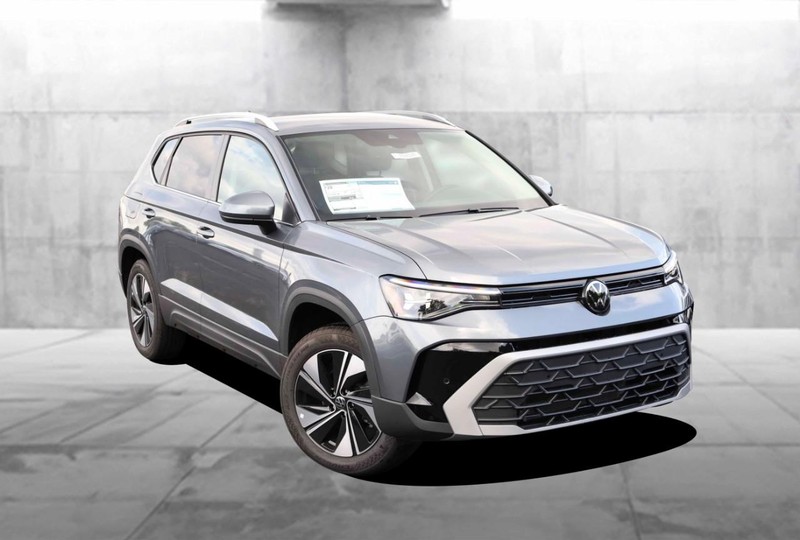 Volkswagen Taos Vehicle Image 02