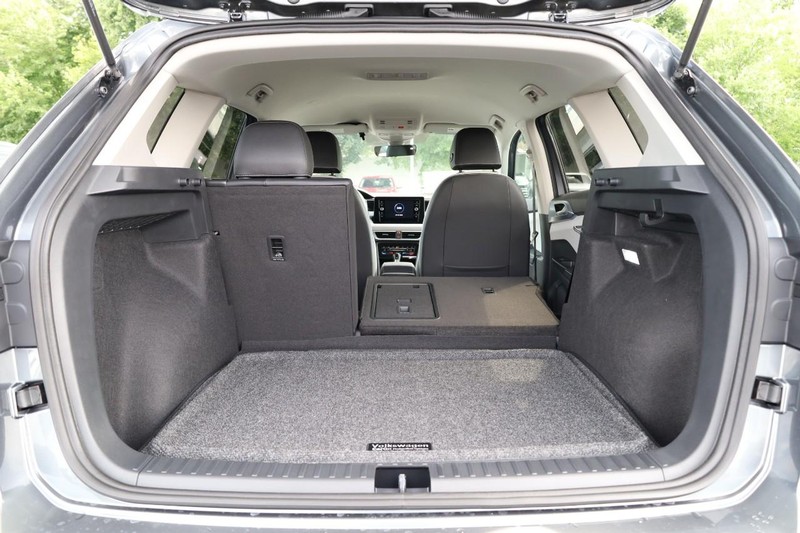 Volkswagen Taos Vehicle Image 08