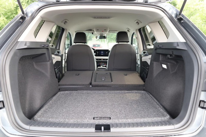 Volkswagen Taos Vehicle Image 09