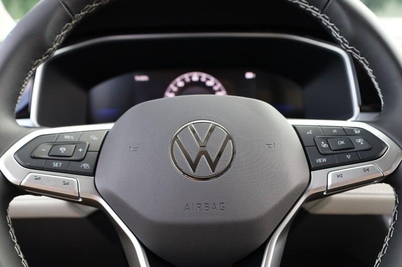 Volkswagen Taos Vehicle Image 11